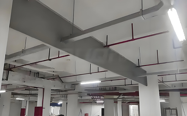 白碱滩挡烟垂壁