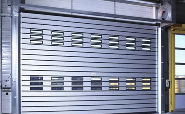 提高效率与安全：白碱滩兰州白碱滩快速白碱滩卷帘门的应用与优势