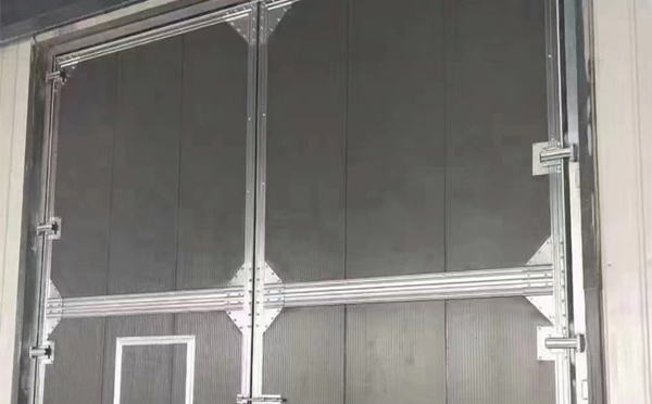 白碱滩兰州厂房白碱滩工业门选购与使用指南：打造高效安全的生产环境