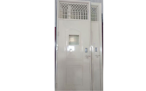 白碱滩学校教室门