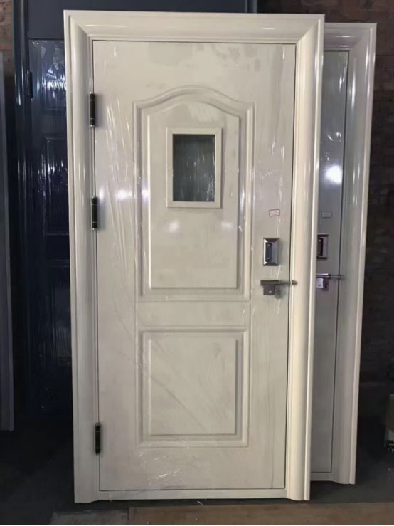 白碱滩学校教室门 白碱滩学校教室门