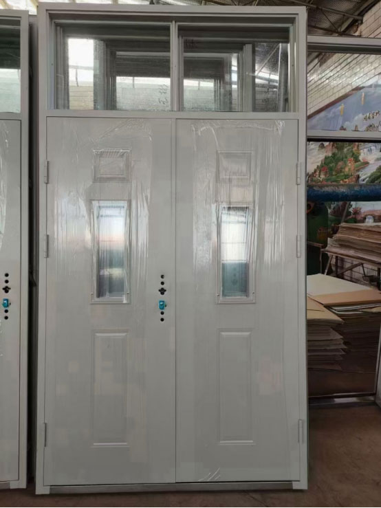 白碱滩学校教室门