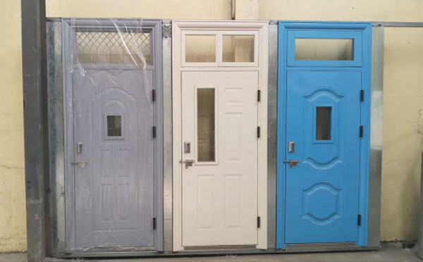 白碱滩学校教室门